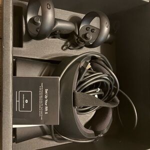 Oculus Rift S VR Headset - Black